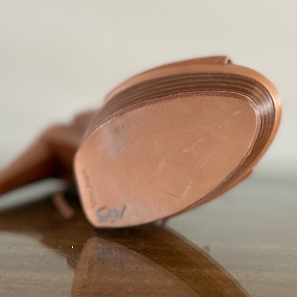 Velvet Angels Brown Leather Heels - Sz 39 or 9 - Picture 8 of 16